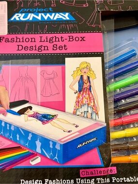 Project Runway Kids Fashion Light-Box Design Set - Pink/Blue